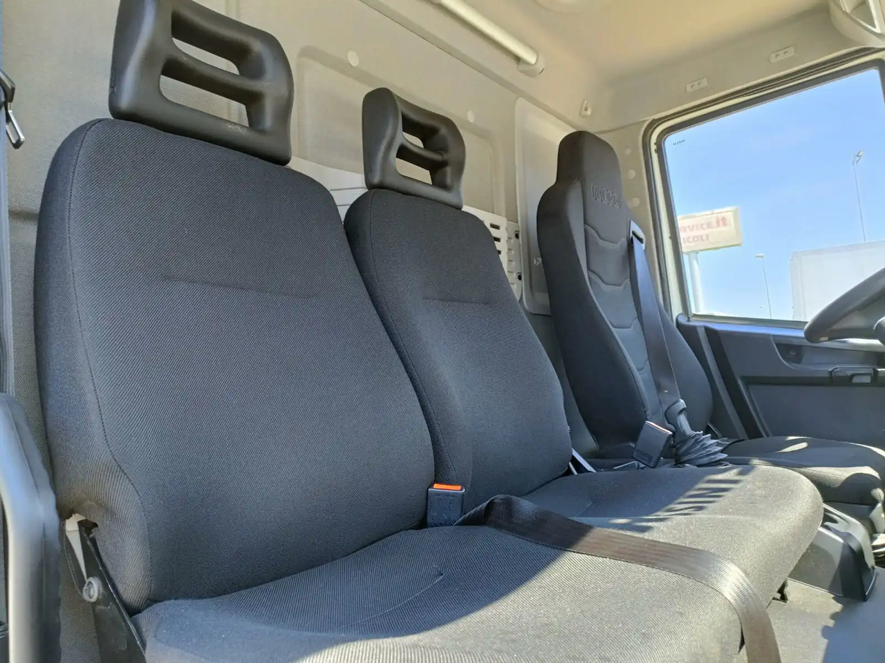 Kipper vrachtwagen IVECO EUROCARGO 75E16: afbeelding 10