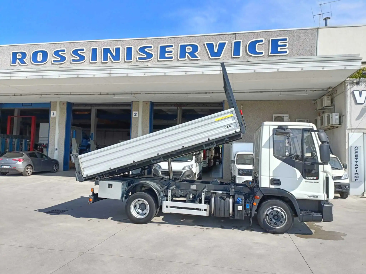 IVECO EUROCARGO 75E16 - Kipper vrachtwagen: afbeelding 3 IVECO EUROCARGO 75E16 - Kipper vrachtwagen: afbeelding 3