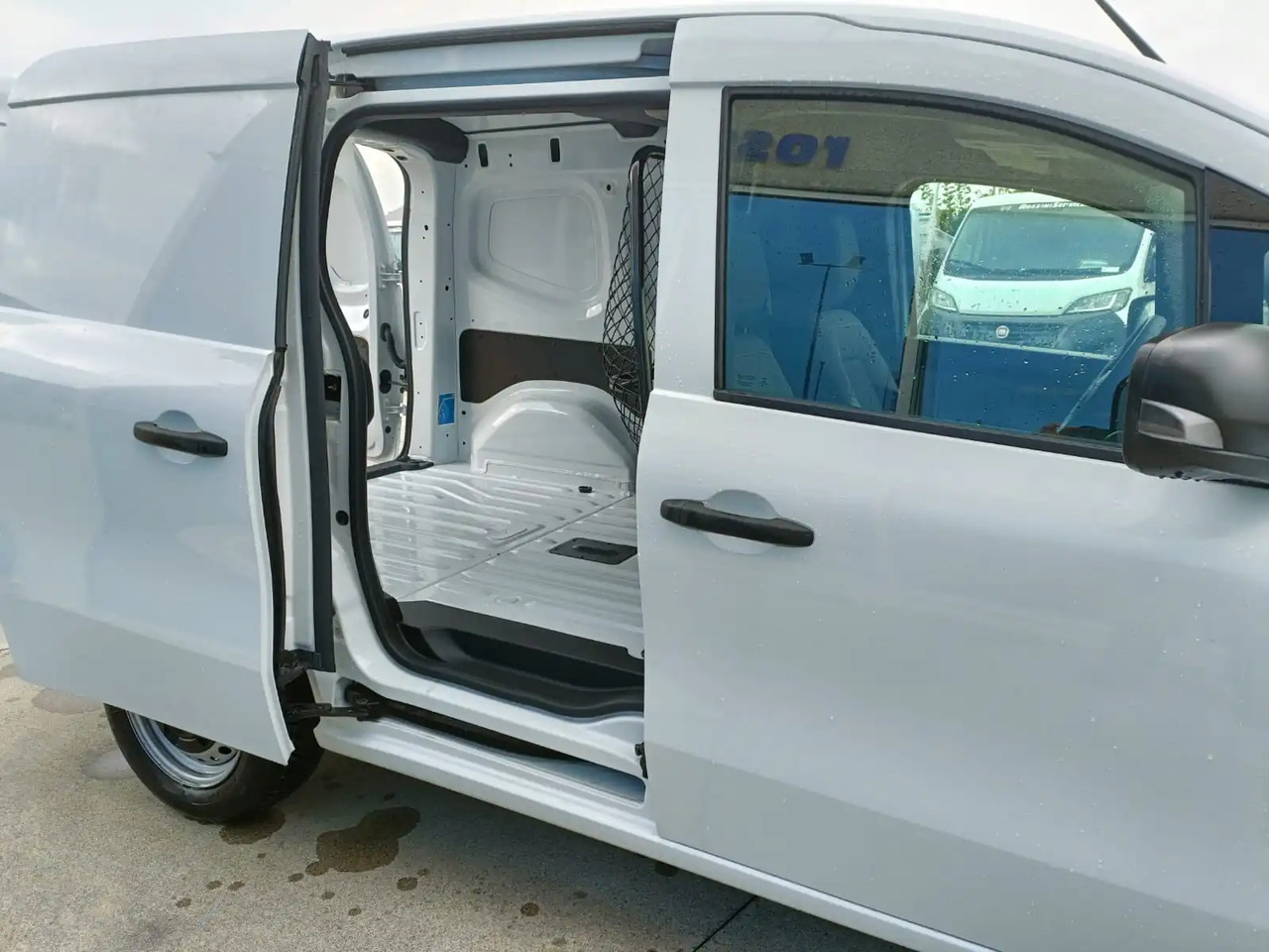 RENAULT KANGOO EV45 – 100% ELETTRICO - Gesloten bestelwagen, Elektrische bedrijfswagen: afbeelding 2 RENAULT KANGOO EV45 – 100% ELETTRICO - Gesloten bestelwagen, Elektrische bedrijfswagen: afbeelding 2