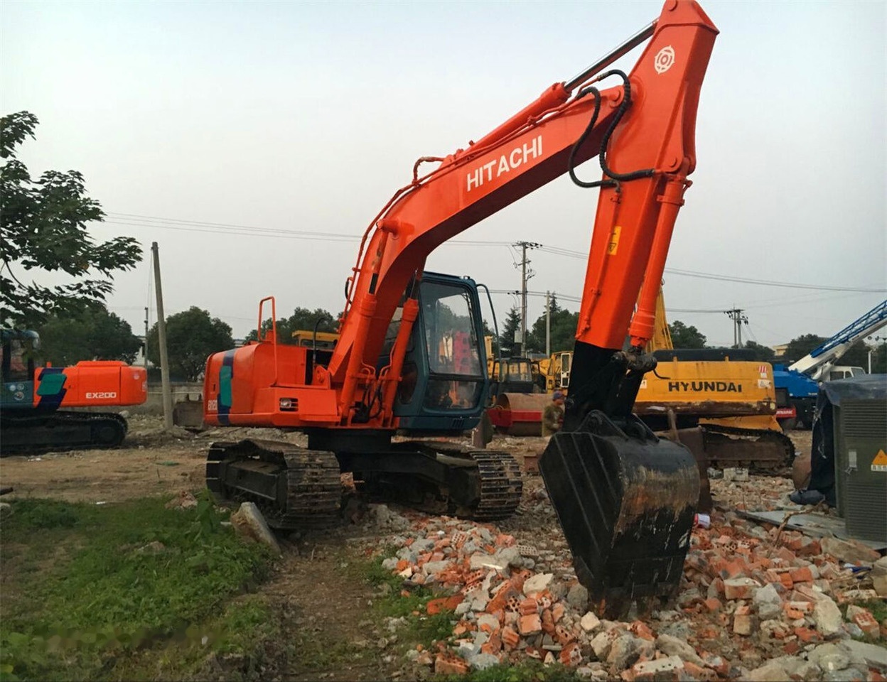 Hitachi EX120-3 - Rupsgraafmachine: afbeelding 1 Hitachi EX120-3 - Rupsgraafmachine: afbeelding 1