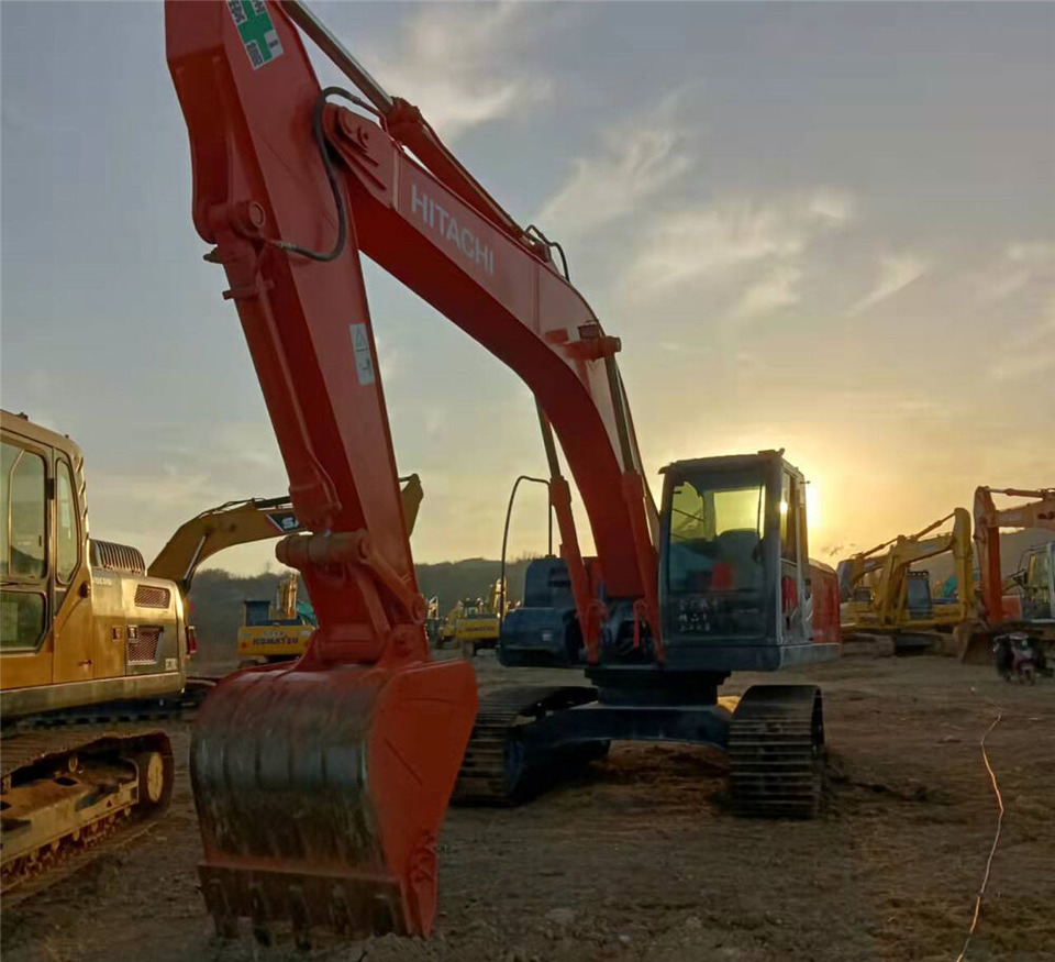 Hitachi ZX210 - Rupsgraafmachine: afbeelding 1 Hitachi ZX210 - Rupsgraafmachine: afbeelding 1