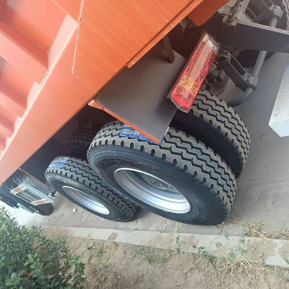 Howo 371 6*4 new tires - Kipper vrachtwagen: afbeelding 4 Howo 371 6*4 new tires - Kipper vrachtwagen: afbeelding 4