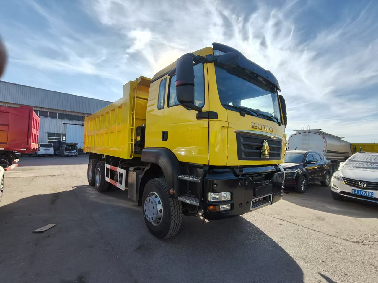 Howo HOWO TX 6X4 Dump Truck - Kipper vrachtwagen: afbeelding 2 Howo HOWO TX 6X4 Dump Truck - Kipper vrachtwagen: afbeelding 2