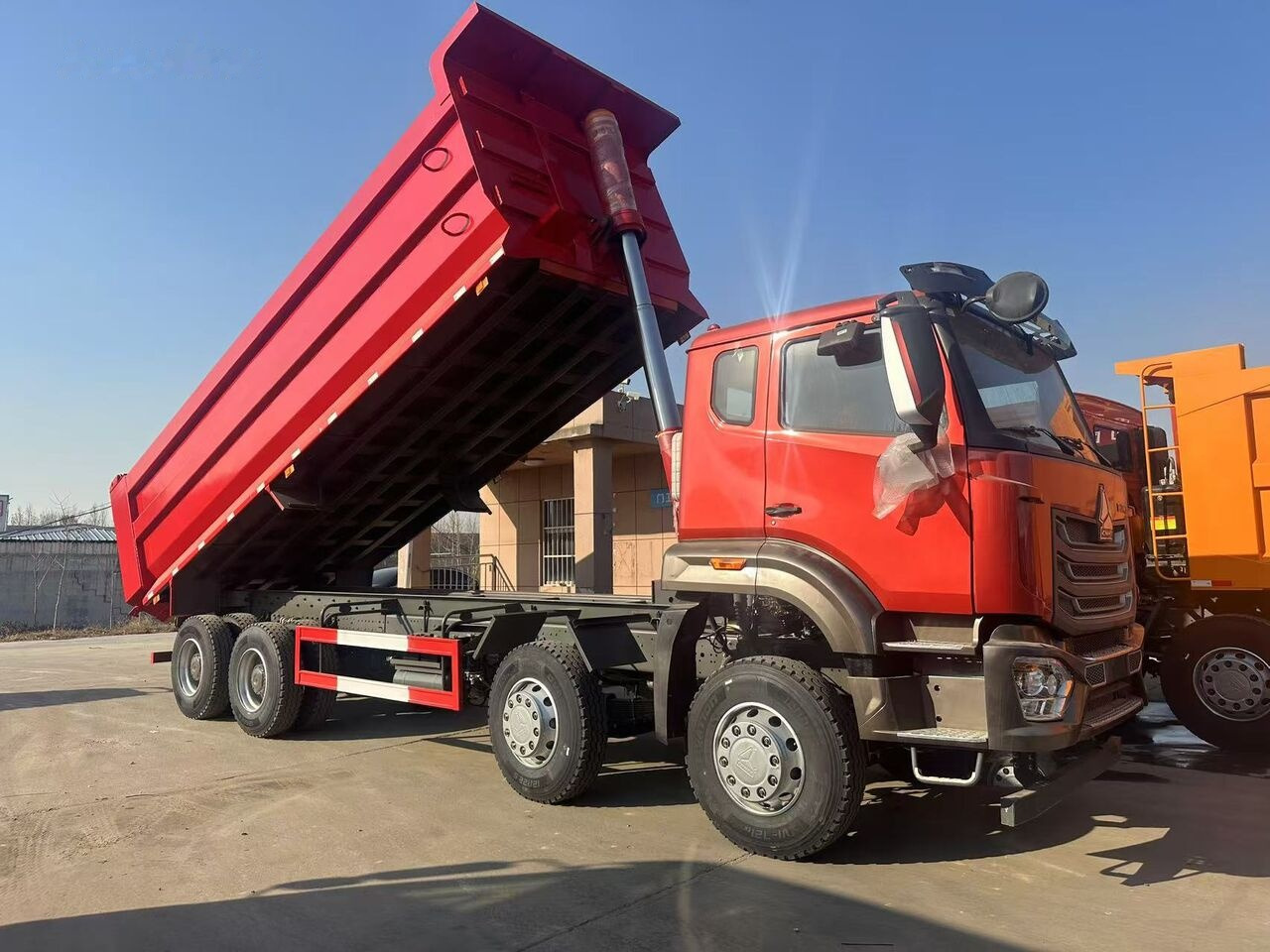 Howo NX series - Kipper vrachtwagen: afbeelding 3 Howo NX series - Kipper vrachtwagen: afbeelding 3