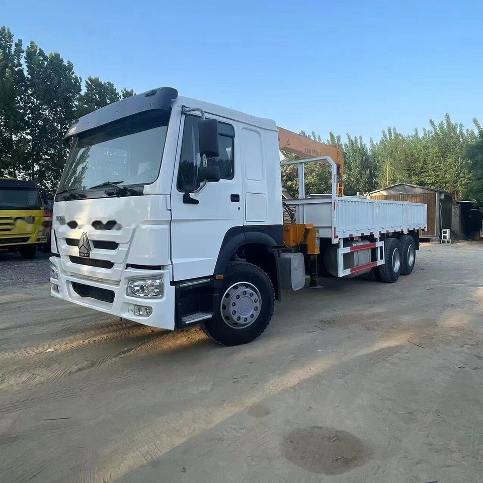 Howo crane 371 6tons - Kipper vrachtwagen, Kraanwagen: afbeelding 2 Howo crane 371 6tons - Kipper vrachtwagen, Kraanwagen: afbeelding 2