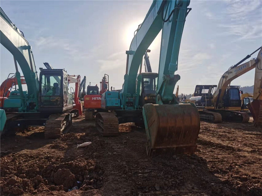 Kobelco SK210LC - Rupsgraafmachine: afbeelding 3 Kobelco SK210LC - Rupsgraafmachine: afbeelding 3