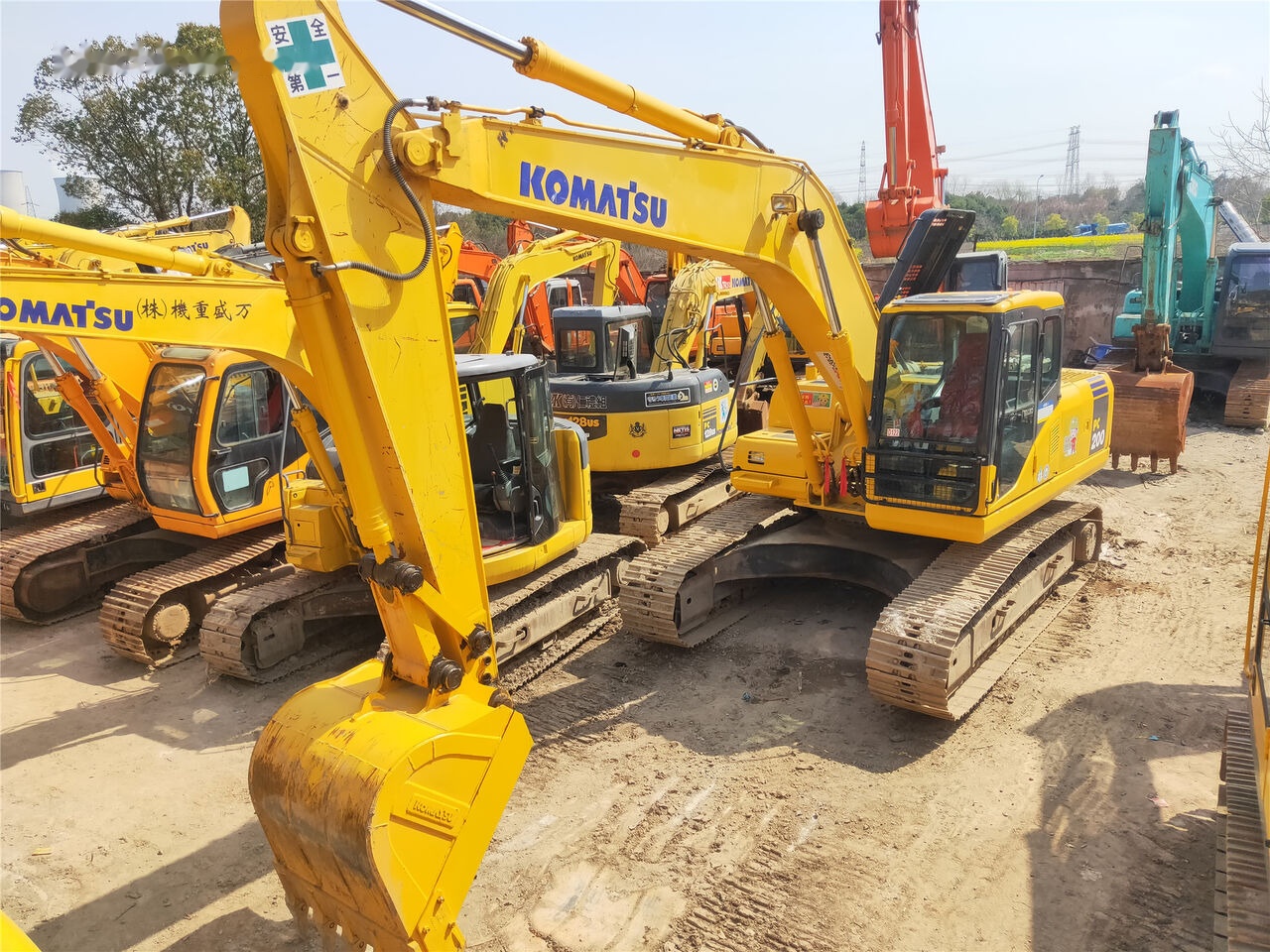 Komatsu PC200-7 - Rupsgraafmachine: afbeelding 2 Komatsu PC200-7 - Rupsgraafmachine: afbeelding 2