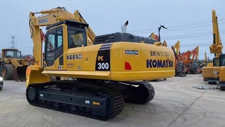 Komatsu PC300 - Rupsgraafmachine: afbeelding 3 Komatsu PC300 - Rupsgraafmachine: afbeelding 3
