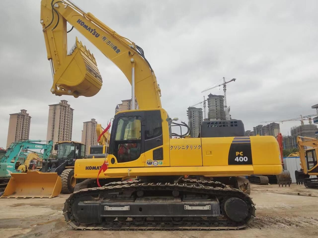 Komatsu PC400-8 - Rupsgraafmachine: afbeelding 3 Komatsu PC400-8 - Rupsgraafmachine: afbeelding 3