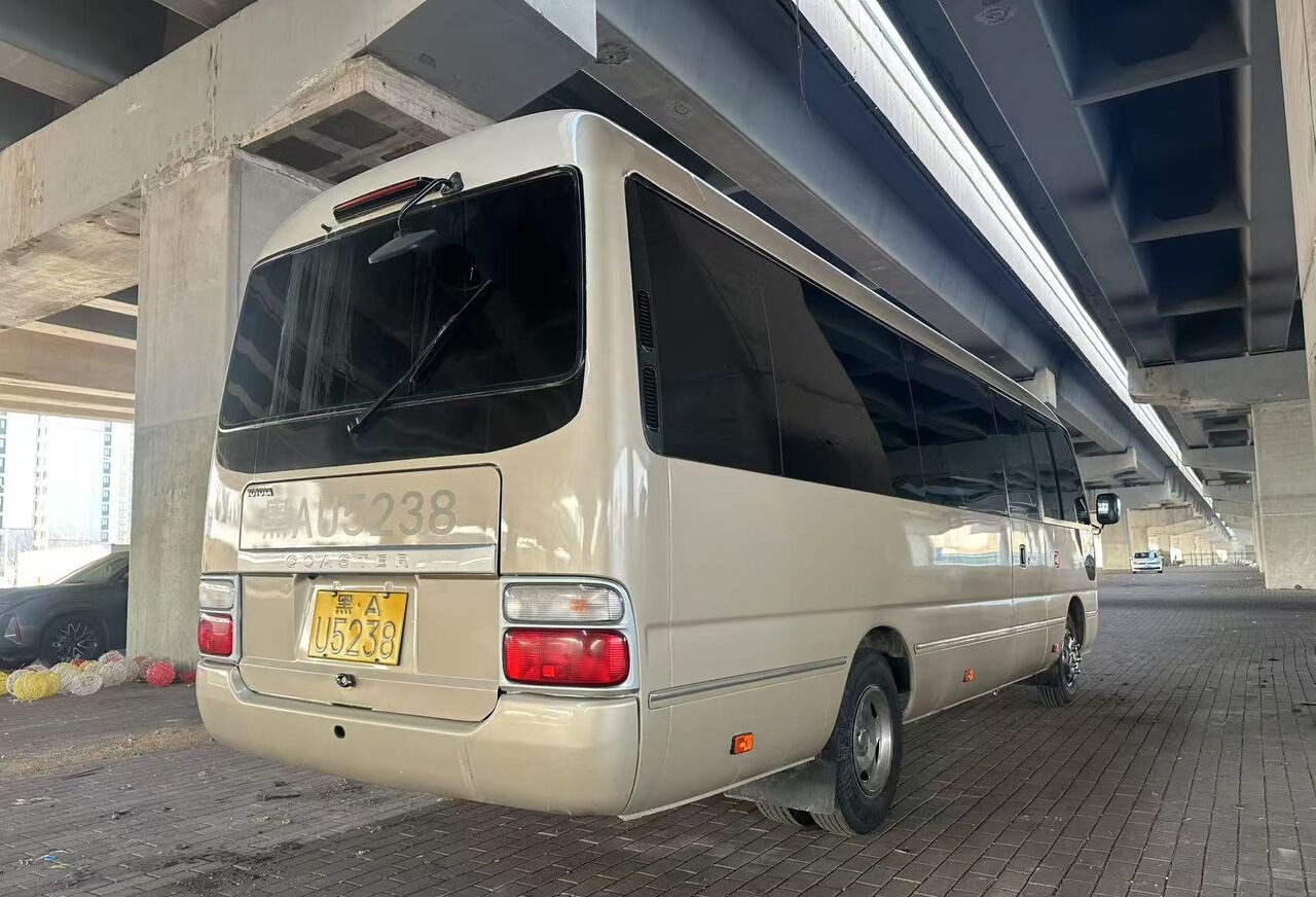 Toyota 1HZ - Streekbus: afbeelding 2 Toyota 1HZ - Streekbus: afbeelding 2