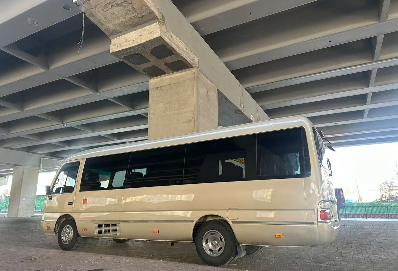 Toyota 1HZ - Streekbus: afbeelding 1 Toyota 1HZ - Streekbus: afbeelding 1