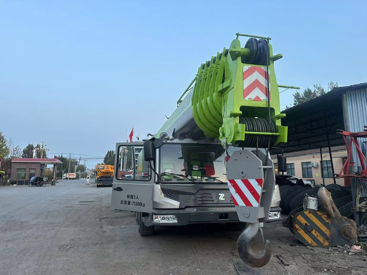 Zoomlion ZTC2000V - Mobiele kraan: afbeelding 4 Zoomlion ZTC2000V - Mobiele kraan: afbeelding 4