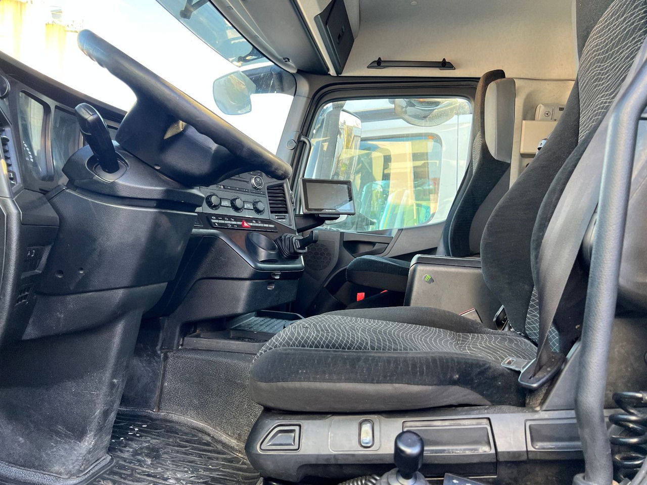 Mercedes-Benz 1843 2x vorhanden - Trekker: afbeelding 4 Mercedes-Benz 1843 2x vorhanden - Trekker: afbeelding 4