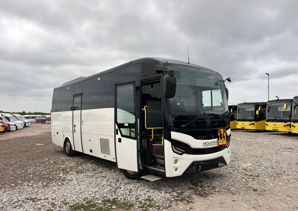 Isuzu Grand Toro - Touringcar: afbeelding 1 Isuzu Grand Toro - Touringcar: afbeelding 1