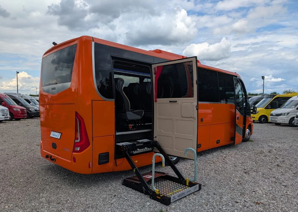 Iveco Daily - Minibus, Personenvervoer: afbeelding 1 Iveco Daily - Minibus, Personenvervoer: afbeelding 1