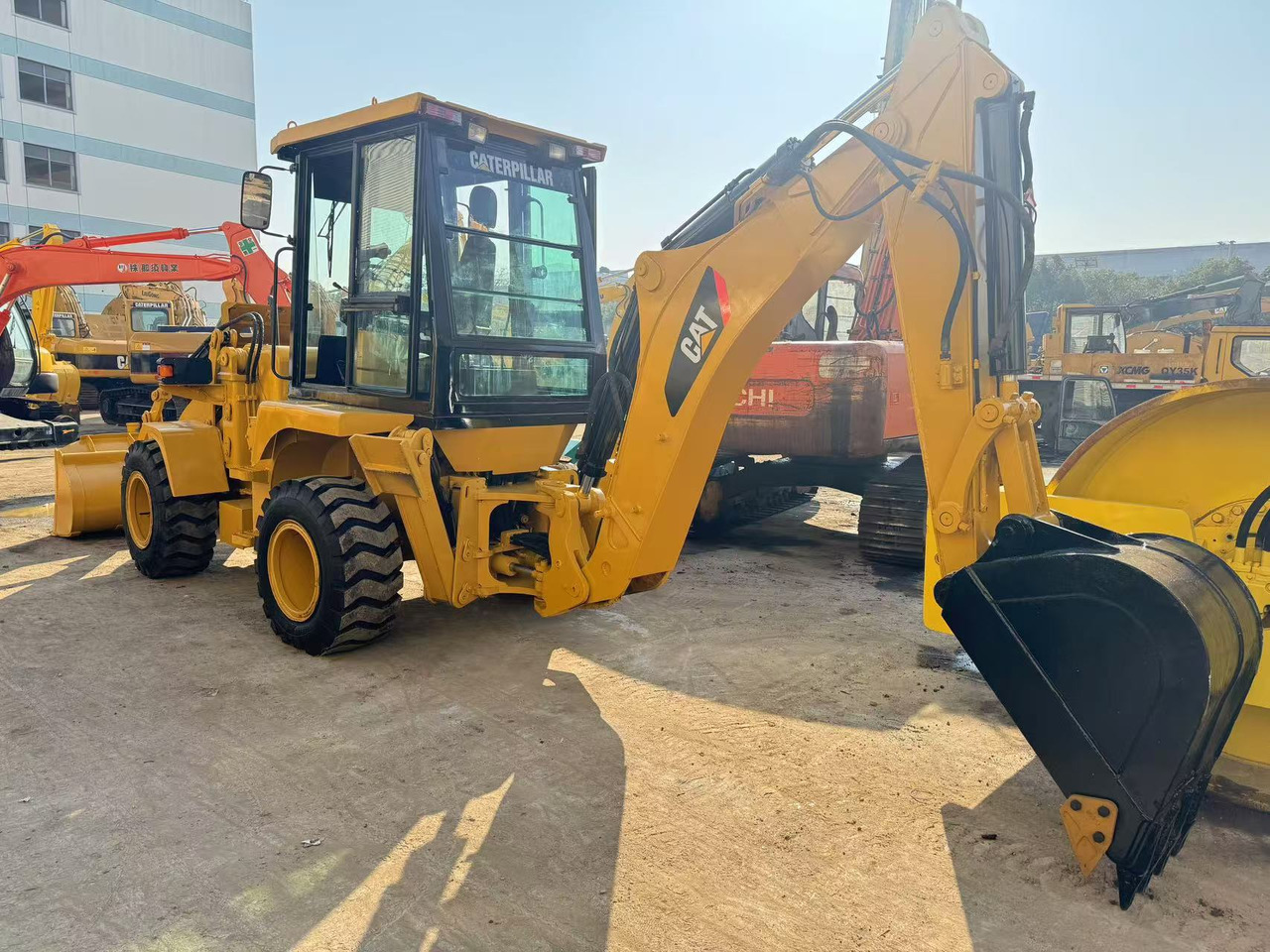 CAT 420F - Graaflaadmachine: afbeelding 2 CAT 420F - Graaflaadmachine: afbeelding 2