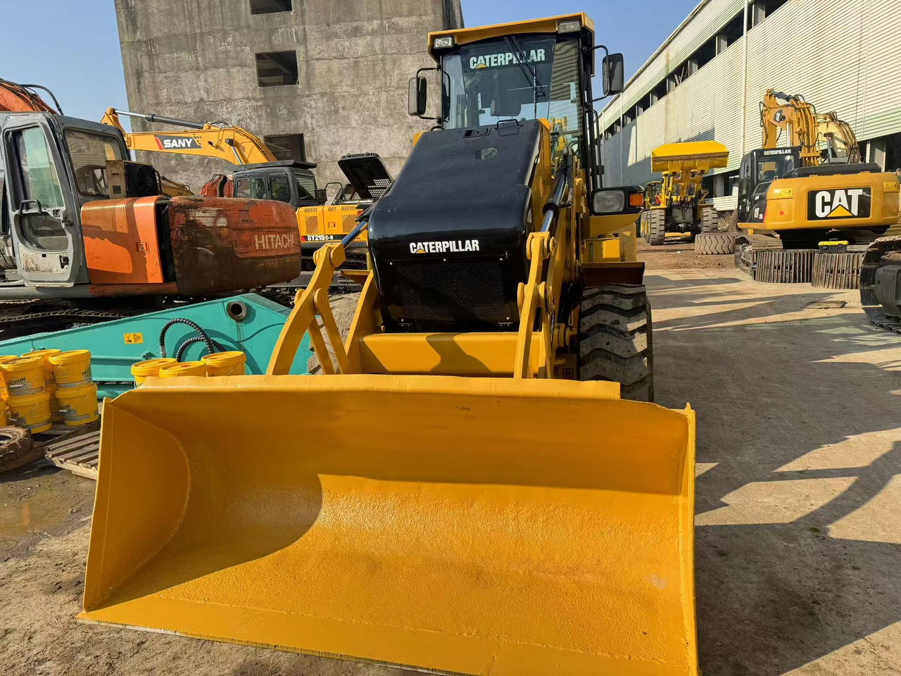 CAT 420F - Graaflaadmachine: afbeelding 1 CAT 420F - Graaflaadmachine: afbeelding 1