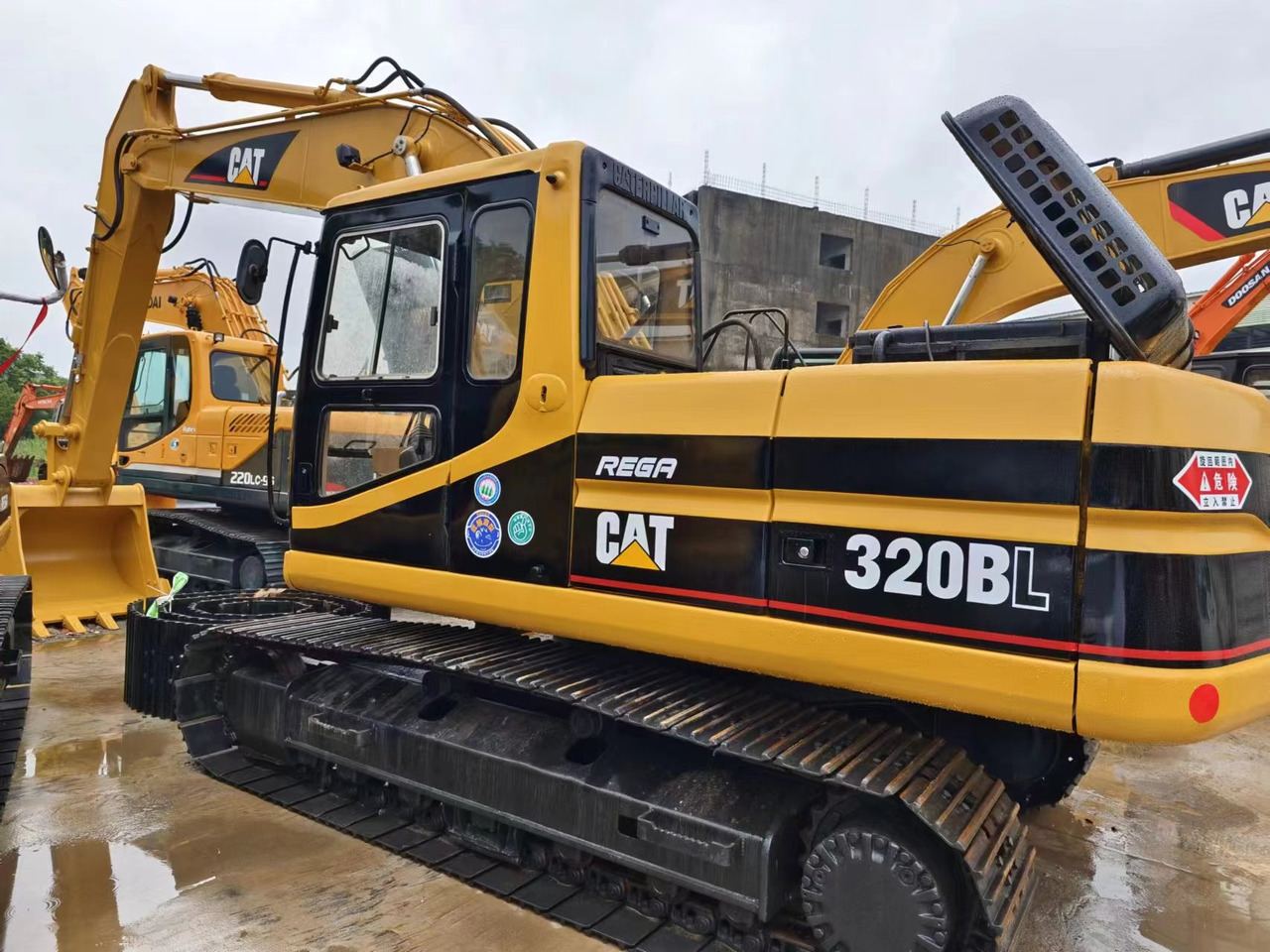 CATERPILLAR 320BL - Rupsgraafmachine: afbeelding 1 CATERPILLAR 320BL - Rupsgraafmachine: afbeelding 1