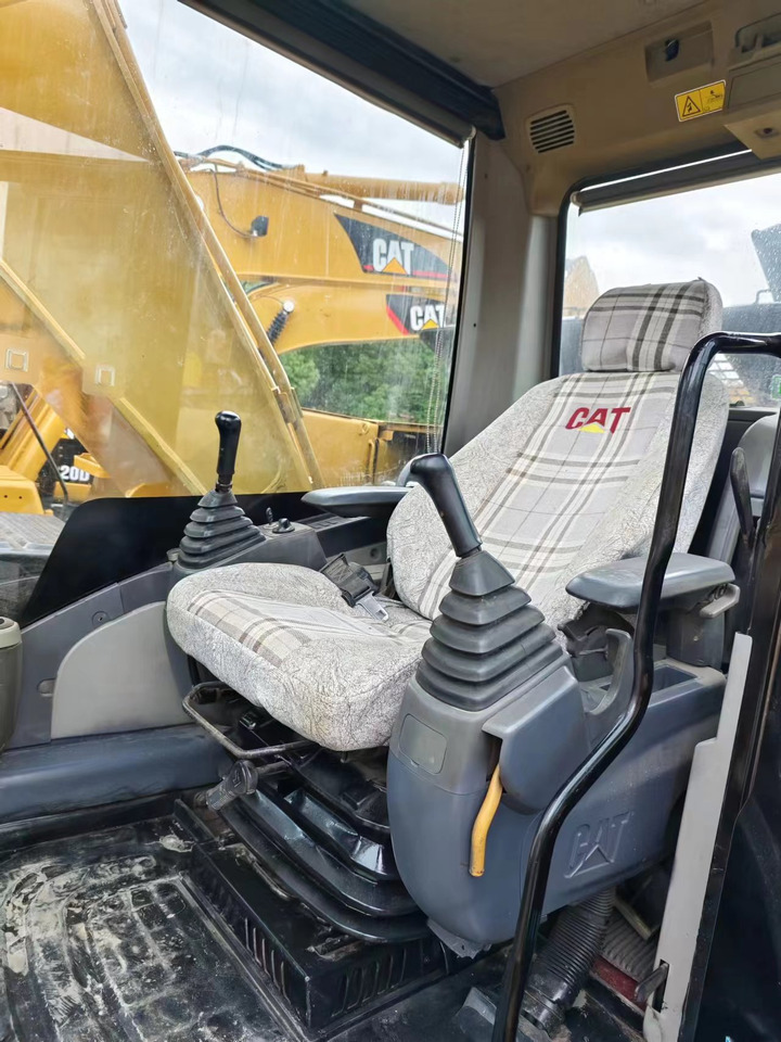 CATERPILLAR 320D2 CAT - Rupsgraafmachine: afbeelding 3 CATERPILLAR 320D2 CAT - Rupsgraafmachine: afbeelding 3