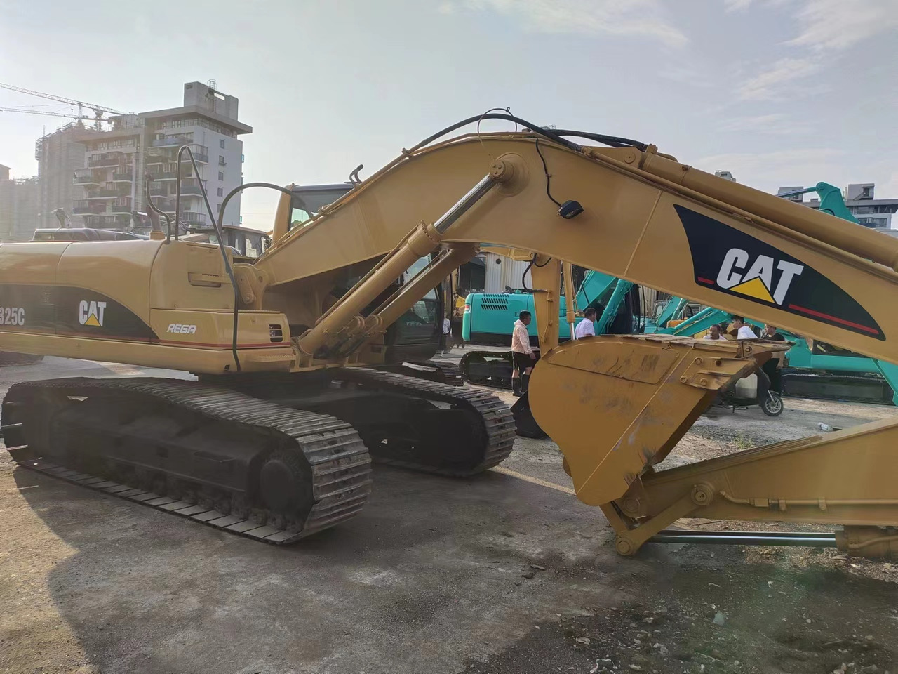 CATERPILLAR 325C - Rupsgraafmachine: afbeelding 3 CATERPILLAR 325C - Rupsgraafmachine: afbeelding 3