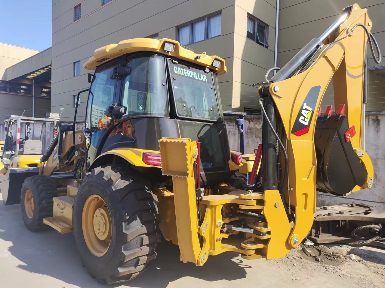 CATERPILLAR 420F - Graaflaadmachine: afbeelding 5 CATERPILLAR 420F - Graaflaadmachine: afbeelding 5