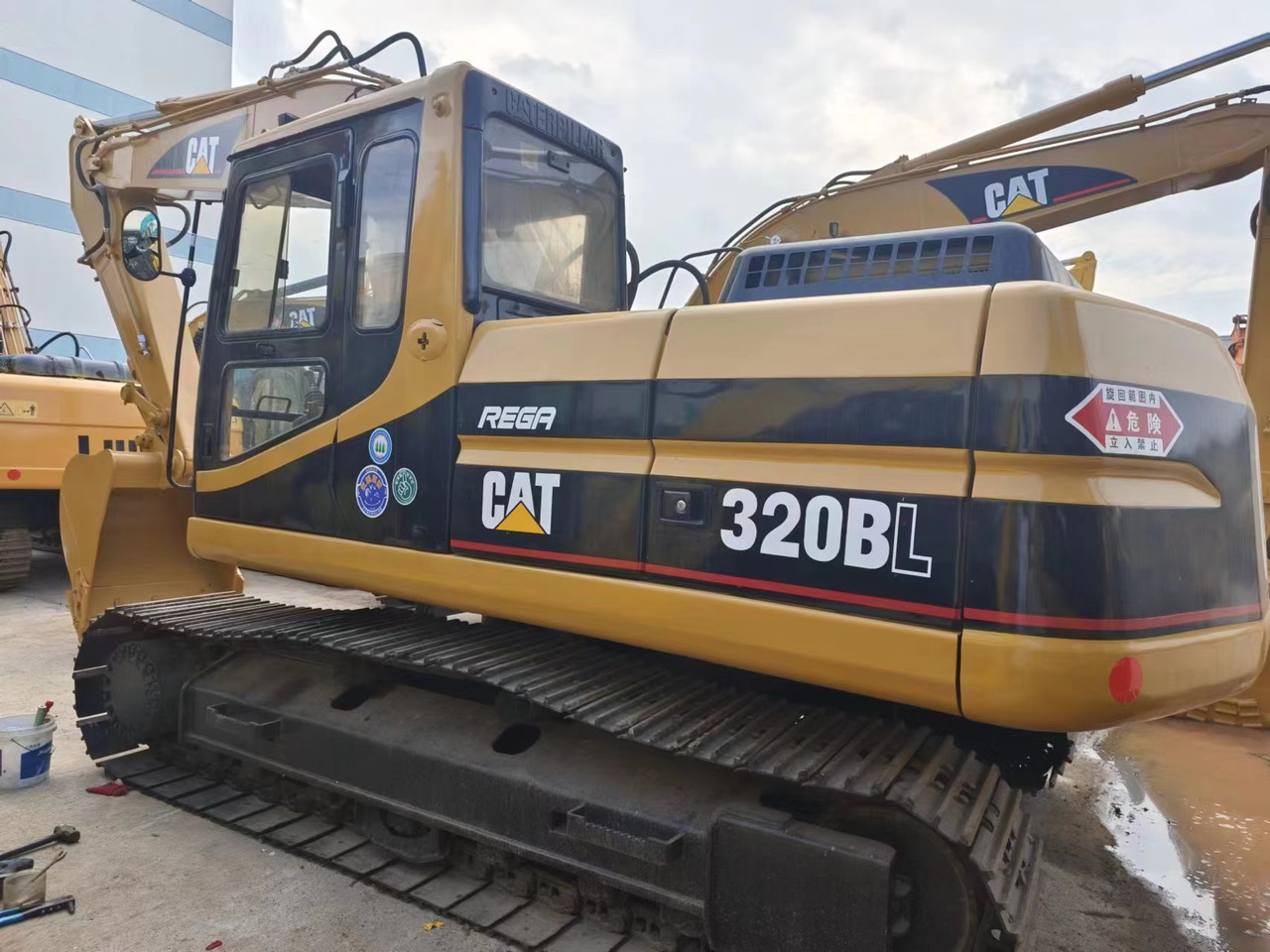 CATERPILLAR CAT 320BL - Rupsgraafmachine: afbeelding 1 CATERPILLAR CAT 320BL - Rupsgraafmachine: afbeelding 1