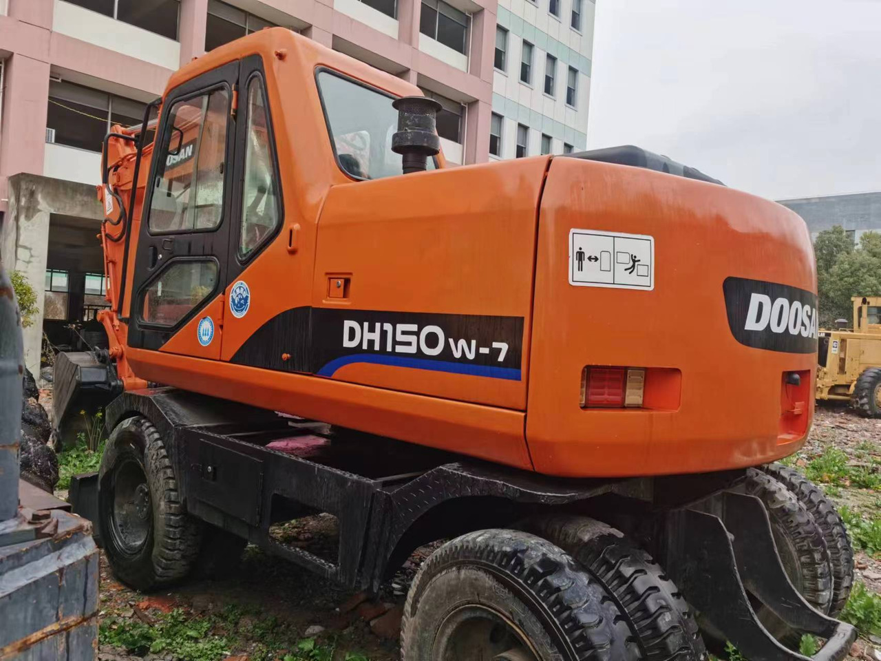 DOOSAN DH150W-7 - Mobiele graafmachine: afbeelding 2 DOOSAN DH150W-7 - Mobiele graafmachine: afbeelding 2