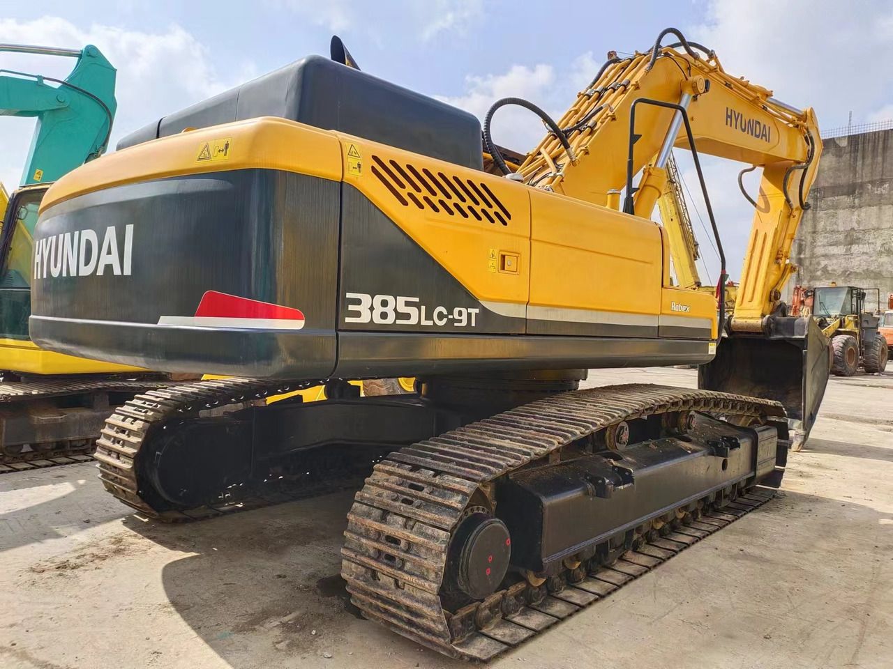 HYUNDAI R385LC-9T R305 R220 - Rupsgraafmachine: afbeelding 1 HYUNDAI R385LC-9T R305 R220 - Rupsgraafmachine: afbeelding 1