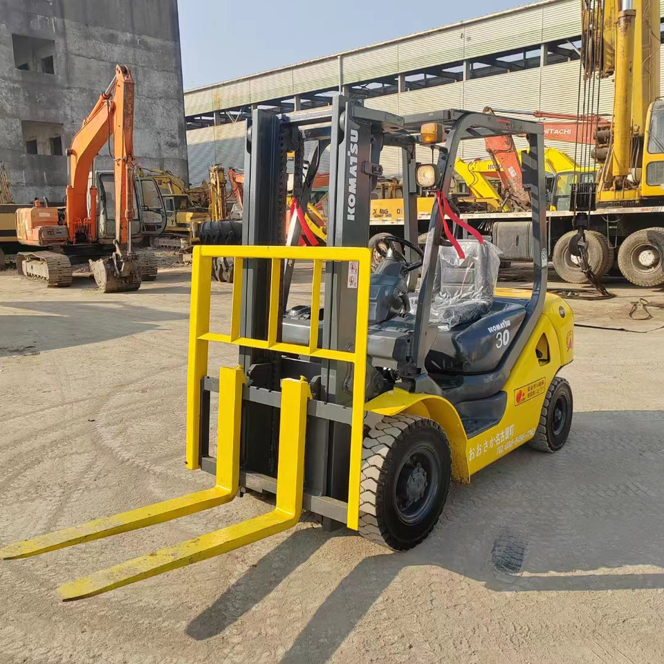 KOMATSU FD30 - Diesel heftruck: afbeelding 1 KOMATSU FD30 - Diesel heftruck: afbeelding 1