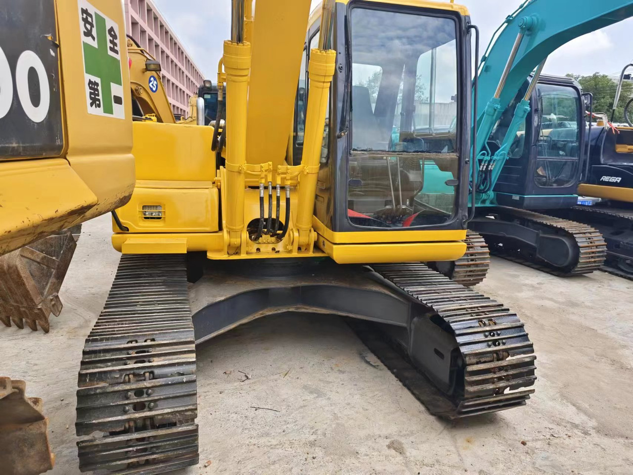 KOMATSU PC120-6 - Rupsgraafmachine: afbeelding 3 KOMATSU PC120-6 - Rupsgraafmachine: afbeelding 3