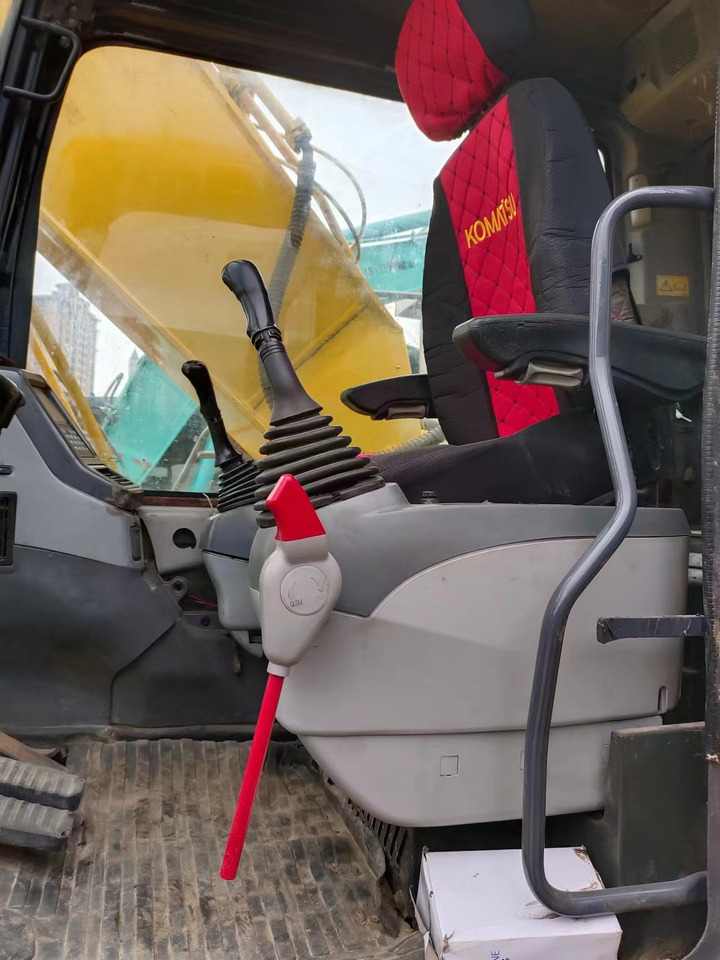 KOMATSU PC200-7 - Rupsgraafmachine: afbeelding 3 KOMATSU PC200-7 - Rupsgraafmachine: afbeelding 3