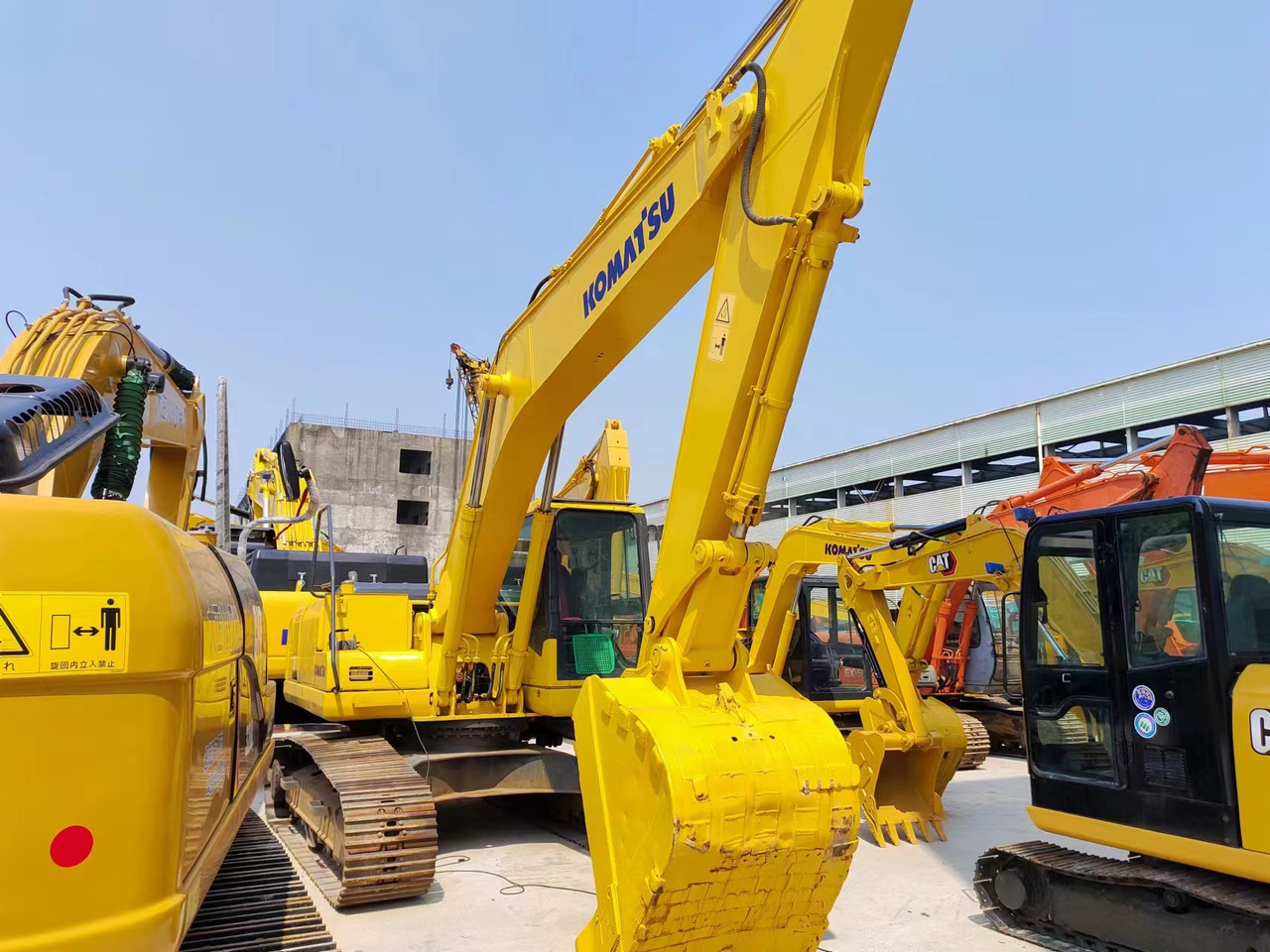 KOMATSU PC200-7 - Rupsgraafmachine: afbeelding 1 KOMATSU PC200-7 - Rupsgraafmachine: afbeelding 1