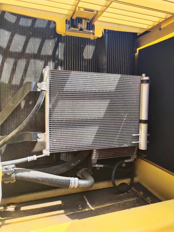 KOMATSU PC200-8 - Rupsgraafmachine: afbeelding 5 KOMATSU PC200-8 - Rupsgraafmachine: afbeelding 5