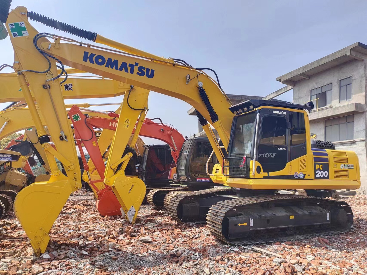 KOMATSU PC200-8N1 - Rupsgraafmachine: afbeelding 2 KOMATSU PC200-8N1 - Rupsgraafmachine: afbeelding 2