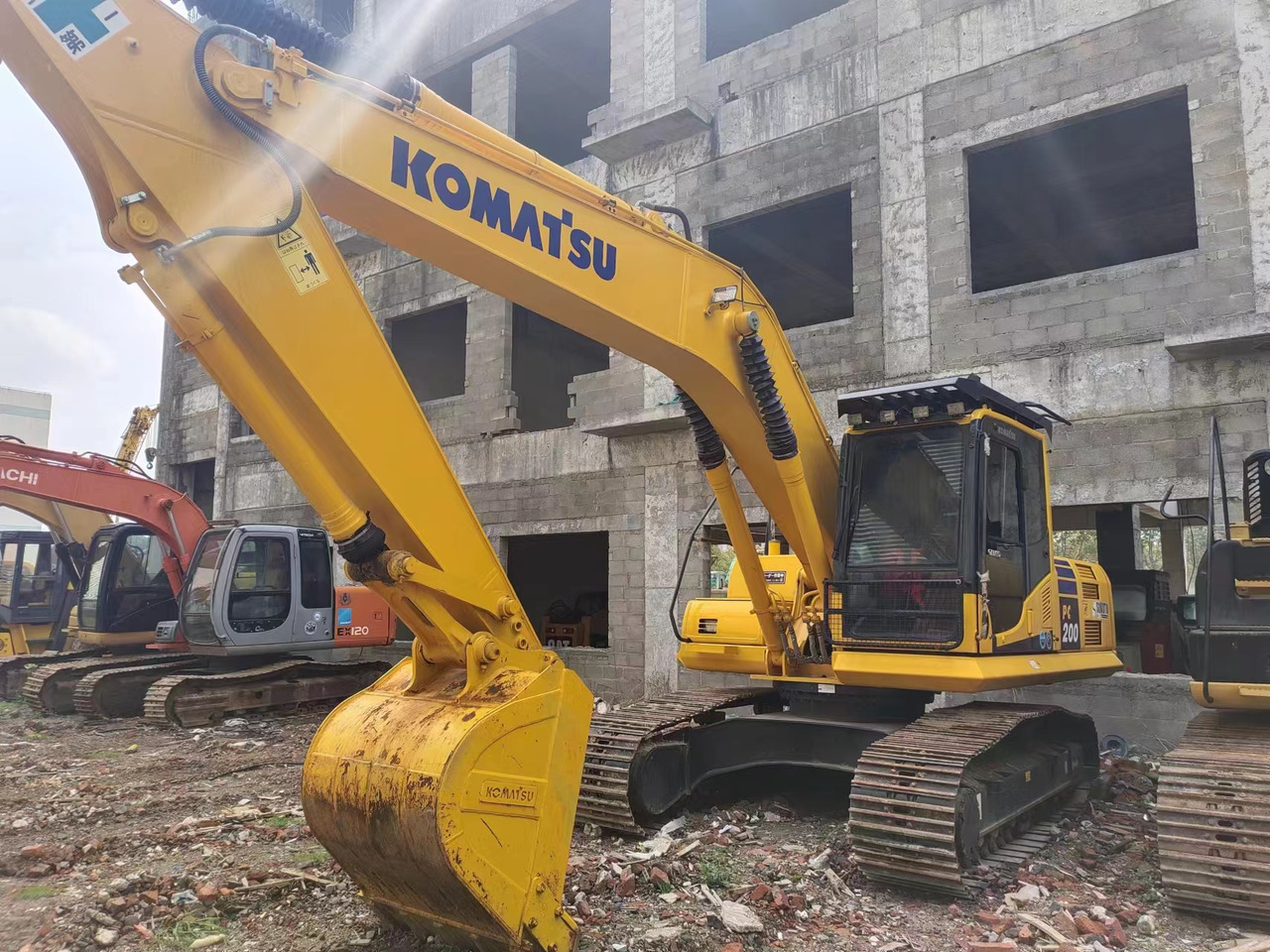 KOMATSU PC200-8N1 - Rupsgraafmachine: afbeelding 5 KOMATSU PC200-8N1 - Rupsgraafmachine: afbeelding 5
