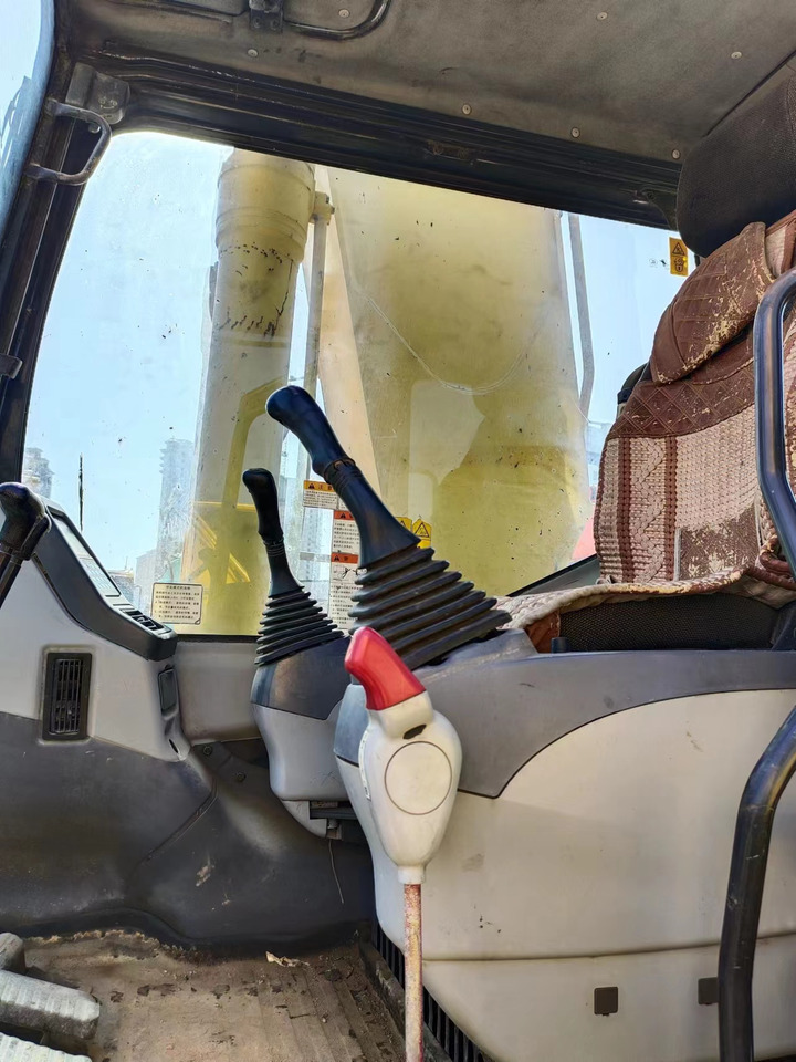 KOMATSU PC300-7 - Rupsgraafmachine: afbeelding 5 KOMATSU PC300-7 - Rupsgraafmachine: afbeelding 5
