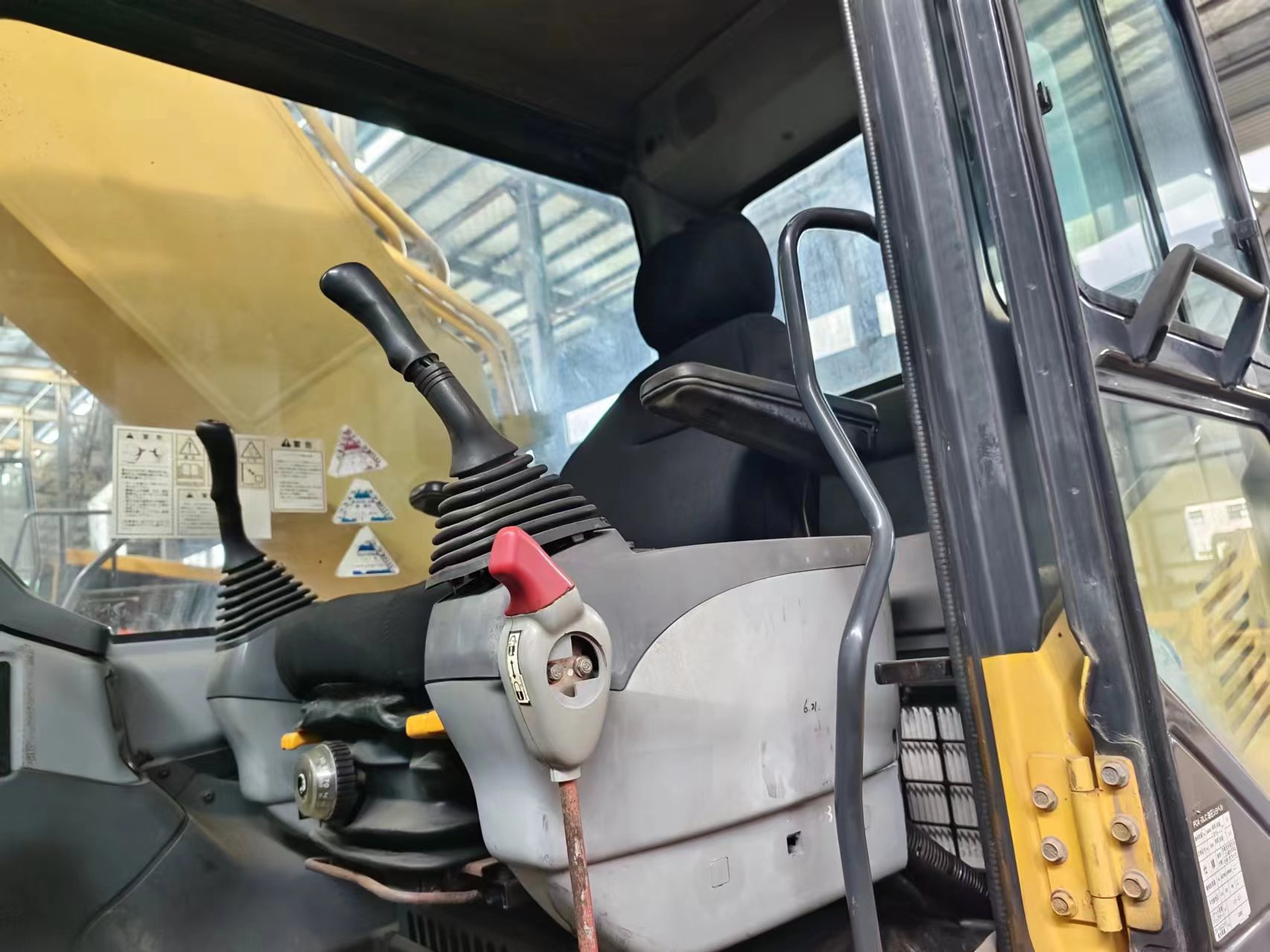 KOMATSU PC400-7 - Rupsgraafmachine: afbeelding 5 KOMATSU PC400-7 - Rupsgraafmachine: afbeelding 5