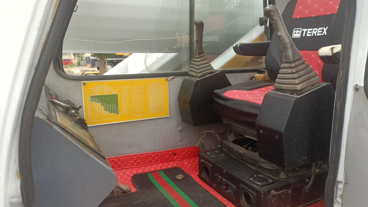 TEREX TTC070G 70ton - Mobiele kraan: afbeelding 4 TEREX TTC070G 70ton - Mobiele kraan: afbeelding 4