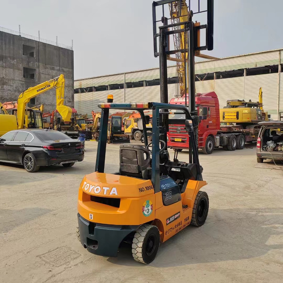 TOYOTA FD30 - Diesel heftruck: afbeelding 3 TOYOTA FD30 - Diesel heftruck: afbeelding 3
