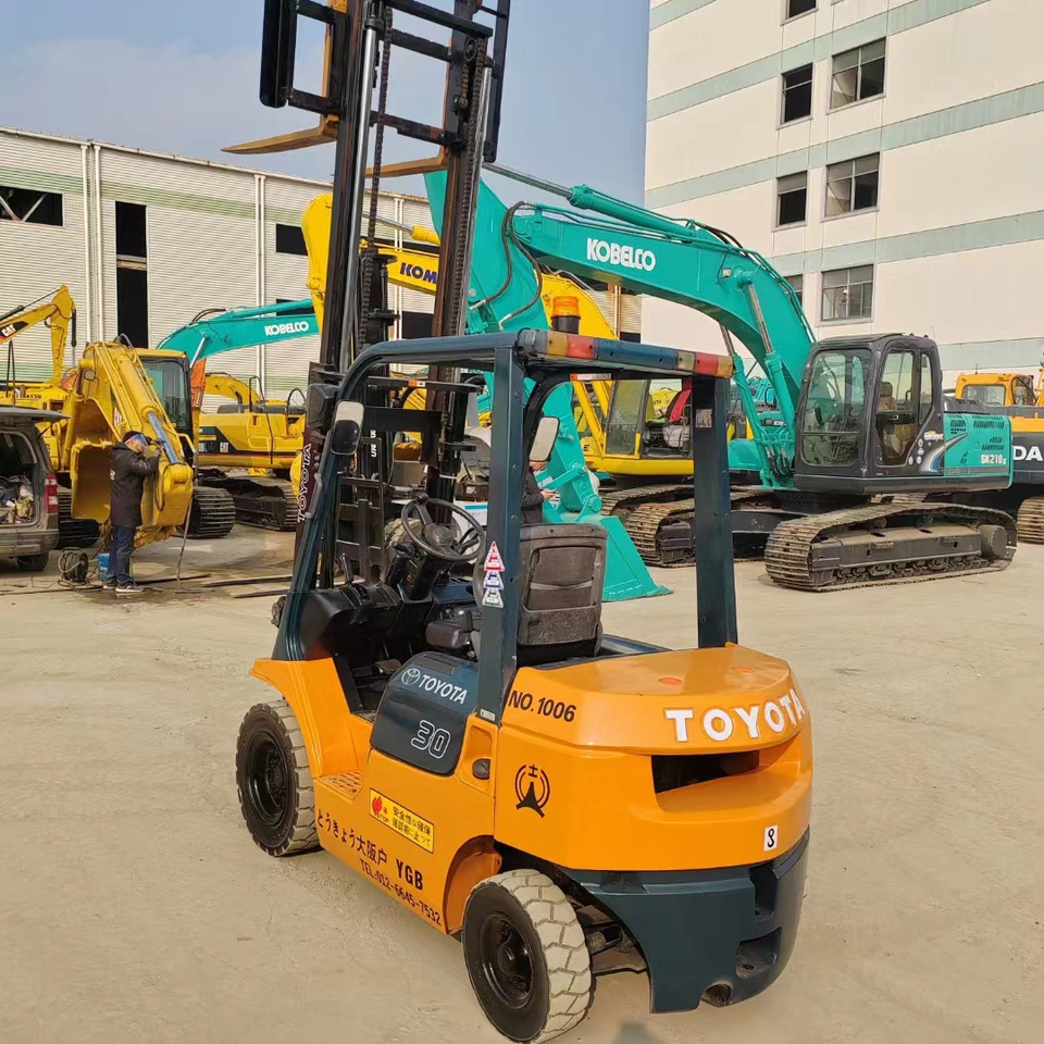 TOYOTA FD30 - Diesel heftruck: afbeelding 4 TOYOTA FD30 - Diesel heftruck: afbeelding 4