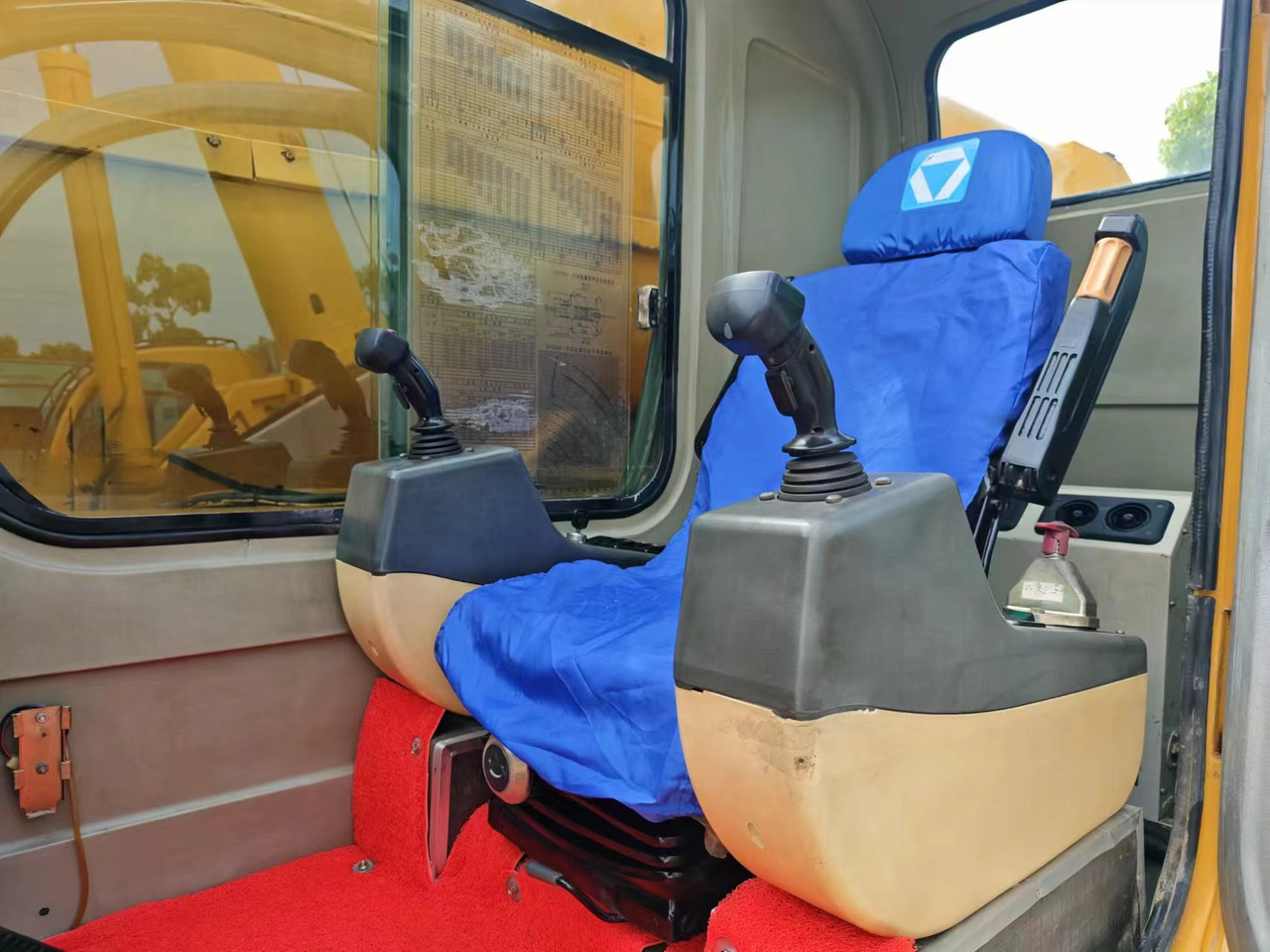 XCMG QY100K QY100 QY50 QY70 - Mobiele kraan: afbeelding 4 XCMG QY100K QY100 QY50 QY70 - Mobiele kraan: afbeelding 4