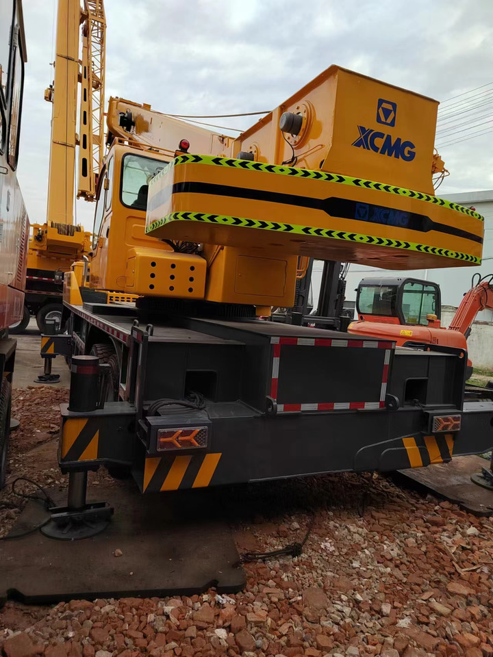 XCMG QY70K good condition QY25K QY50K QY100K QY130K China brand mobile crane - Mobiele kraan: afbeelding 3 XCMG QY70K good condition QY25K QY50K QY100K QY130K China brand mobile crane - Mobiele kraan: afbeelding 3