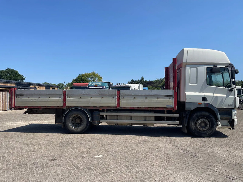 DAF CF 85 FLATBED TRUCK - Vrachtwagen met open laadbak: afbeelding 4 DAF CF 85 FLATBED TRUCK - Vrachtwagen met open laadbak: afbeelding 4
