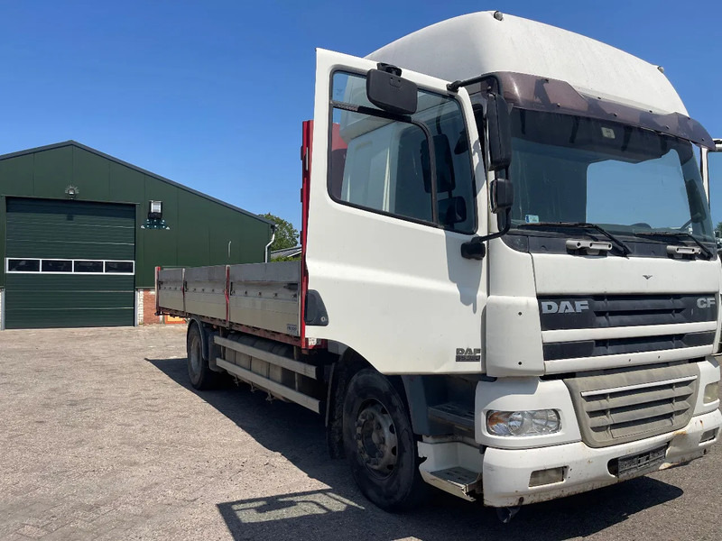 DAF CF 85 FLATBED TRUCK - Vrachtwagen met open laadbak: afbeelding 1 DAF CF 85 FLATBED TRUCK - Vrachtwagen met open laadbak: afbeelding 1