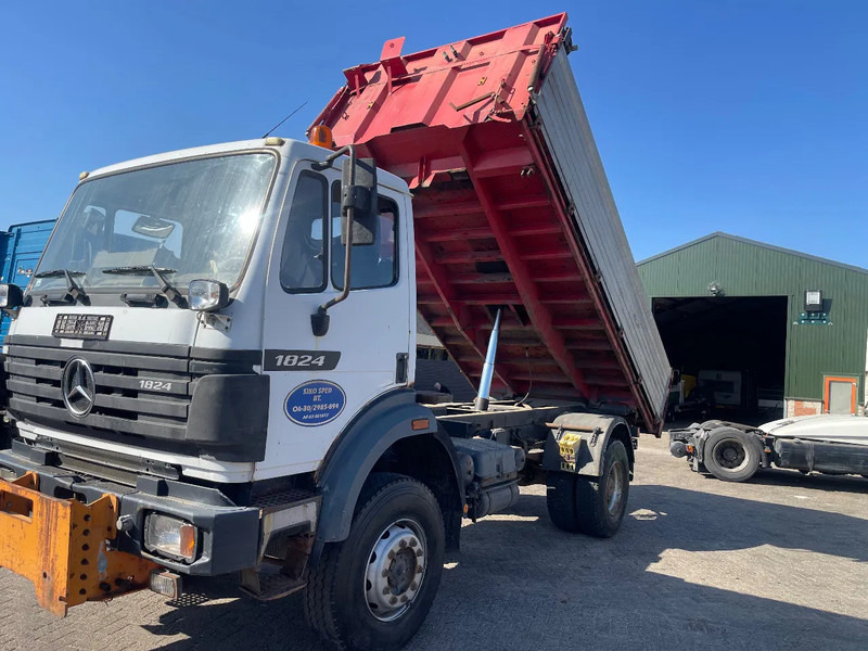 Mercedes-Benz SK 1824 TIPPER 4x4 - Kipper vrachtwagen: afbeelding 2 Mercedes-Benz SK 1824 TIPPER 4x4 - Kipper vrachtwagen: afbeelding 2