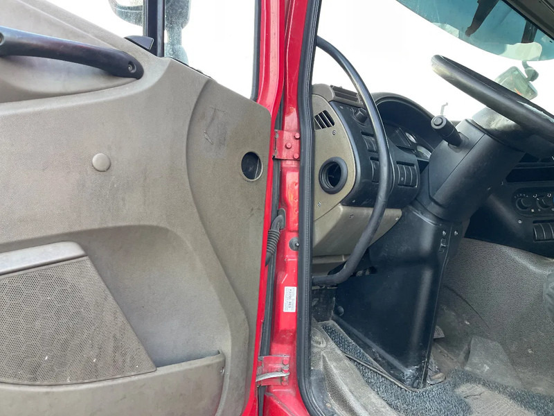 Interieur foto 1: Trekker DAF CF 85 Tractor unit