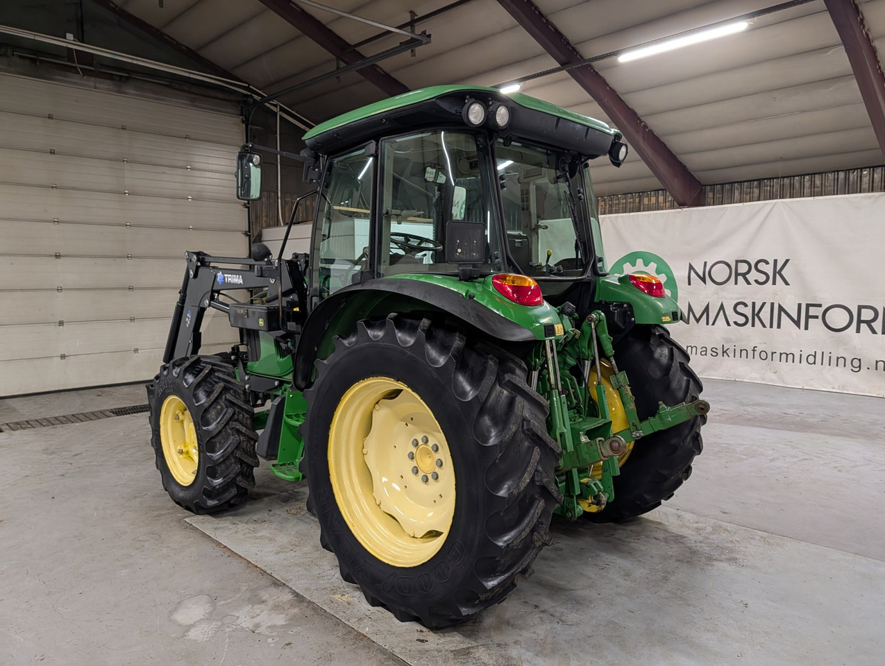 John Deere 5720 - Tractor: afbeelding 3 John Deere 5720 - Tractor: afbeelding 3