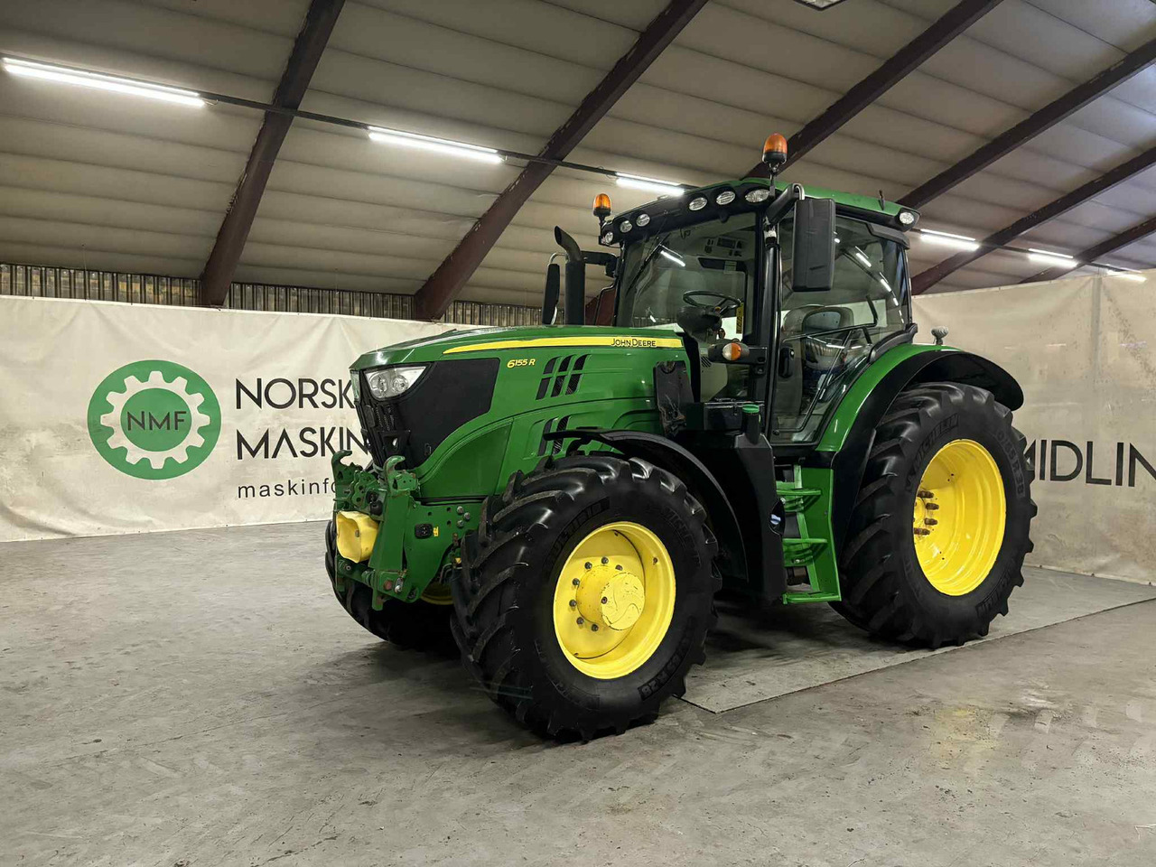 John Deere 6155R - Tractor: afbeelding 1 John Deere 6155R - Tractor: afbeelding 1
