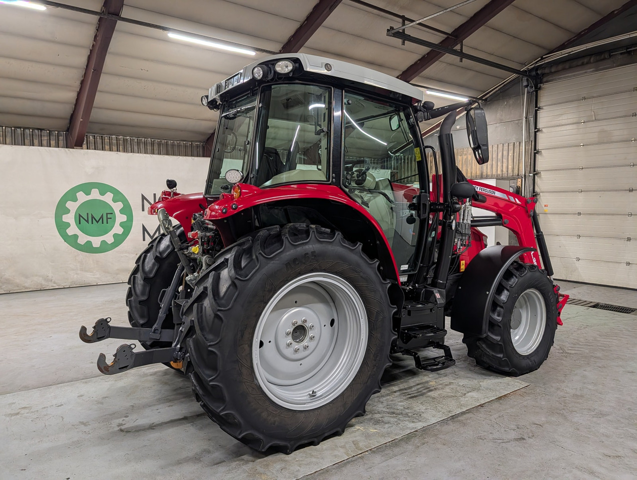 Massey Ferguson 5712S - Tractor: afbeelding 5 Massey Ferguson 5712S - Tractor: afbeelding 5