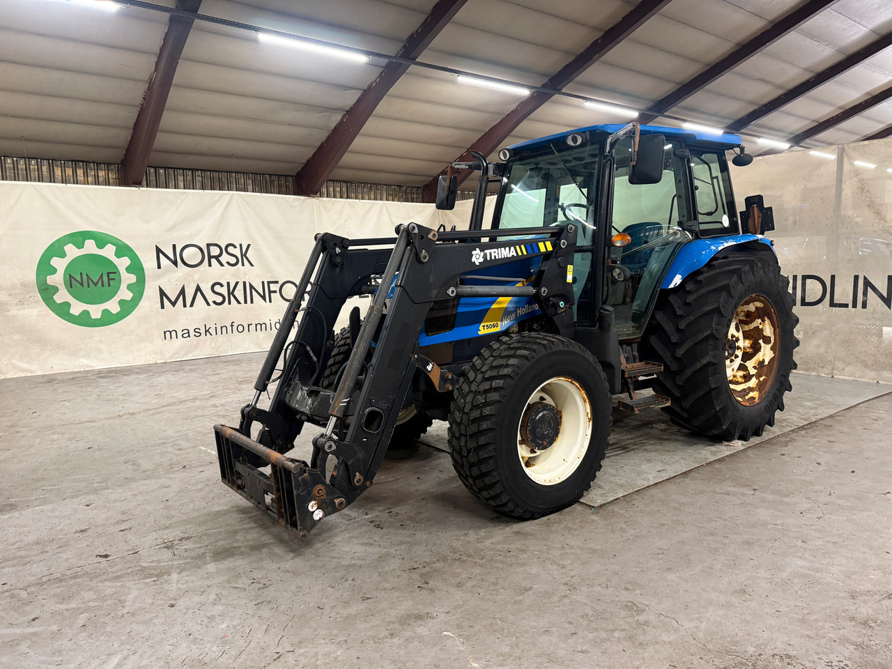 New Holland T5060 - Tractor: afbeelding 1 New Holland T5060 - Tractor: afbeelding 1
